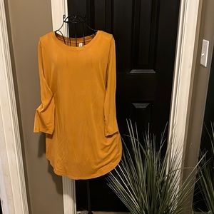 Womans long sleeve shirt